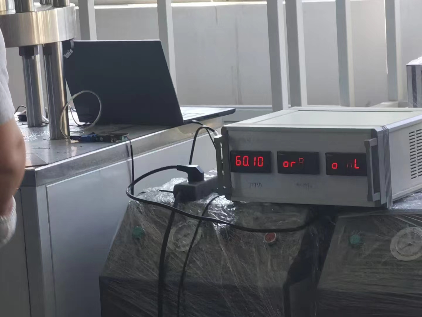 熱烈祝賀大慶油田勘探開發研究院定制的魯米星超高壓玻璃管，60兆帕完美通過測試！